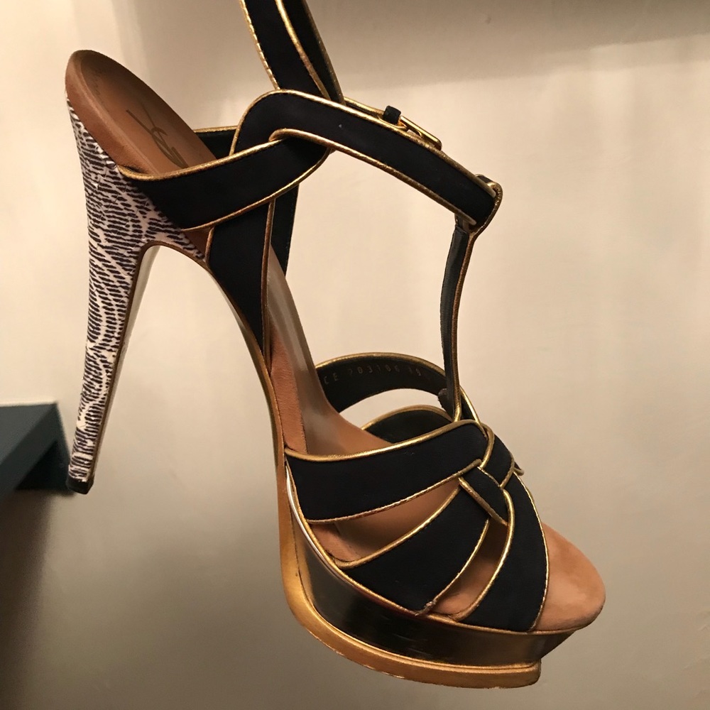 2 SHOES FOR THE PRICE OF 1 MESSAGE ME